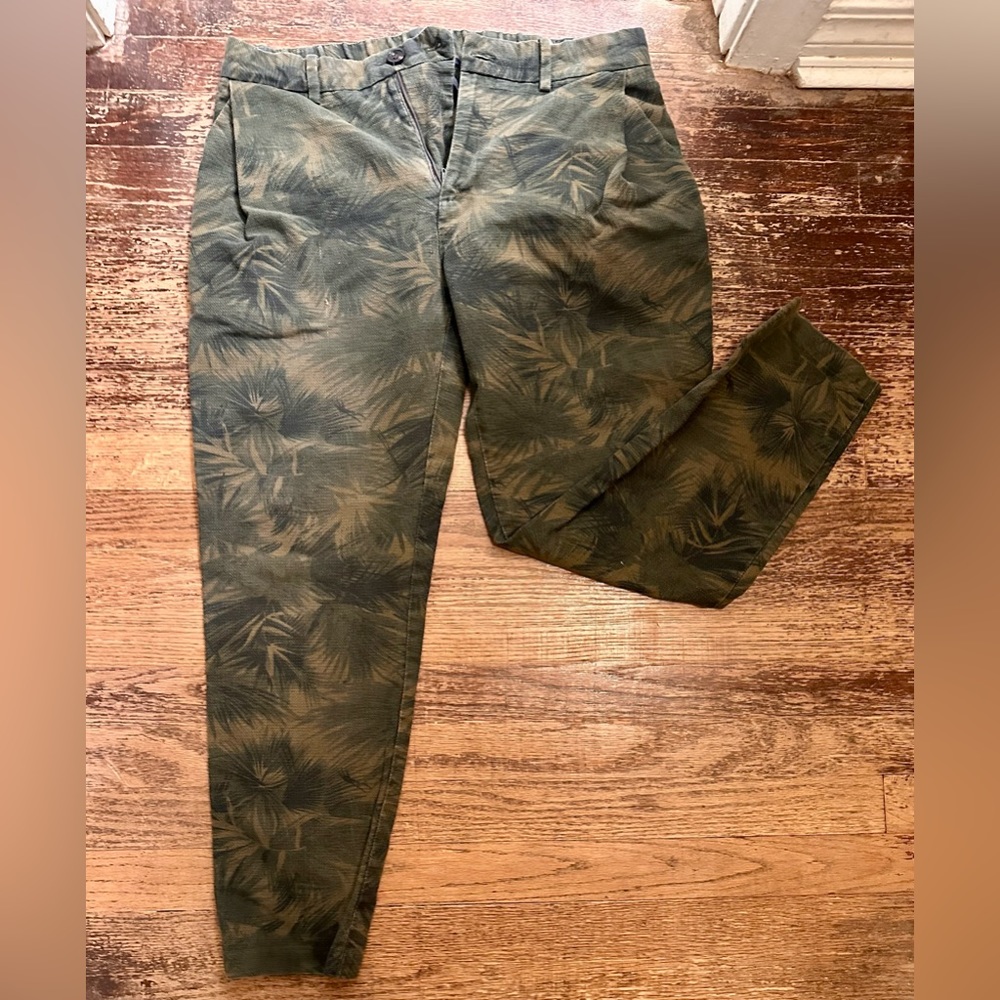 Scotch & Soda Men’s Pants with Tropical Design